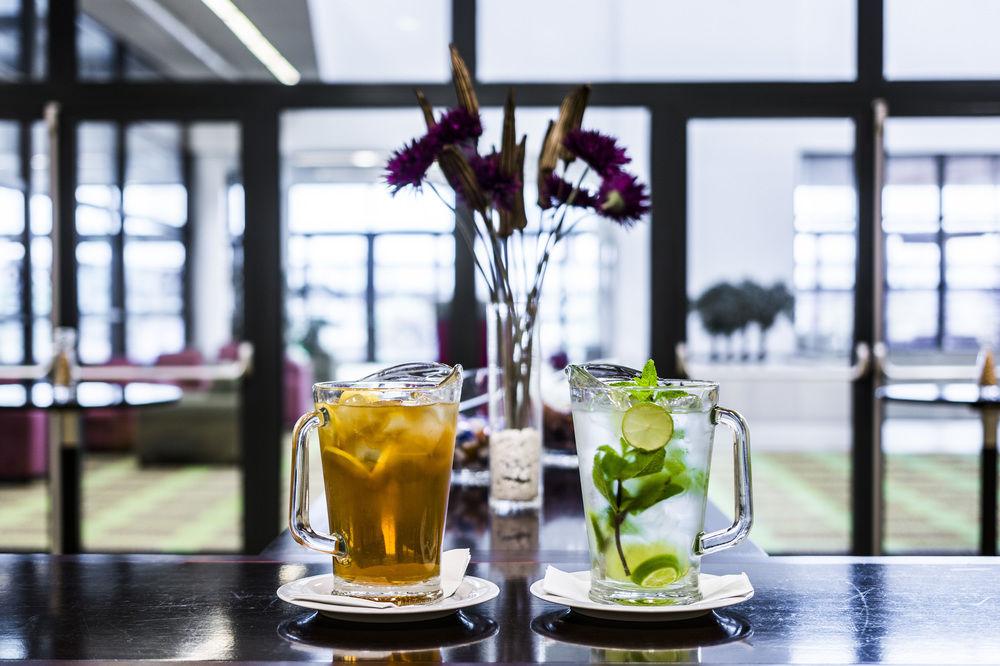 Hotel Courtyard By Marriott Airport Prag