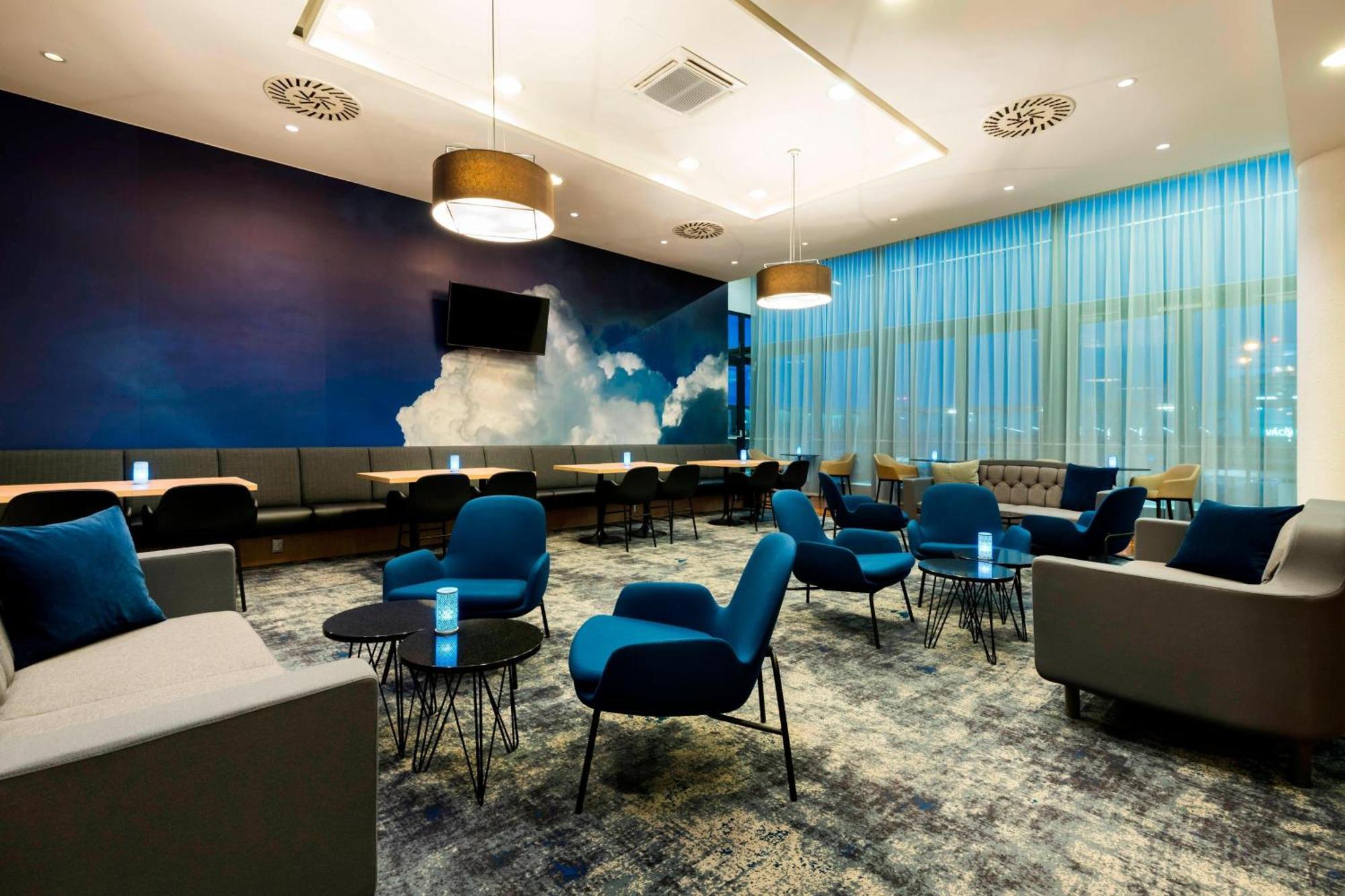 Hotel Courtyard By Marriott Airport Praga